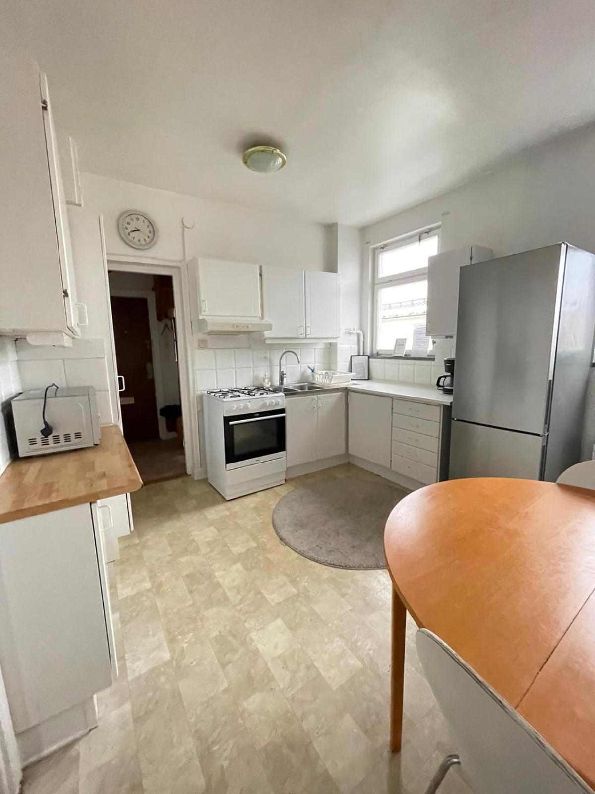 Flatin Erbjuder Laegenheter I Soedra Stockholm Apartamento Exterior foto